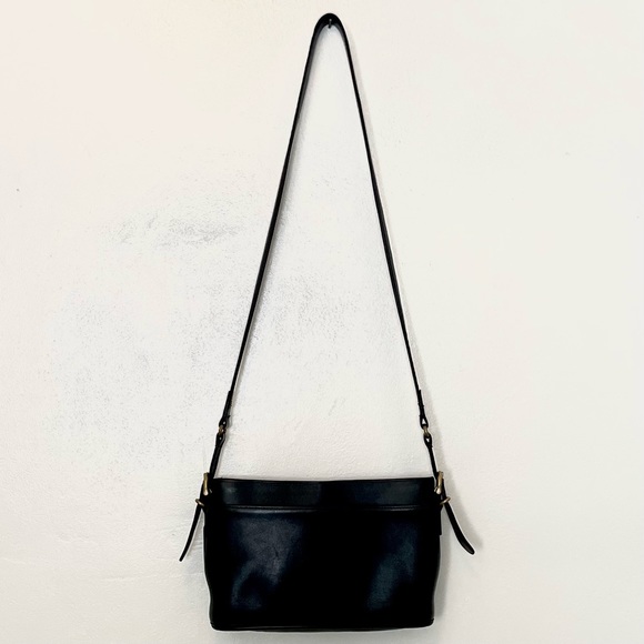 Vintage Coach Crossbody Handbag - Picture 7 of 8